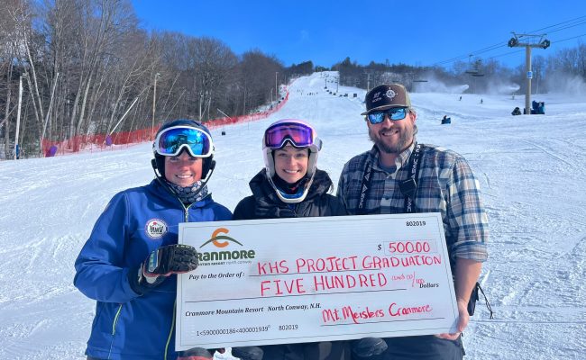 Kevin Hamlin presents check to Kennett Project Graduation